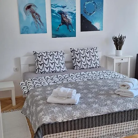 Apartament Aurora With The View *